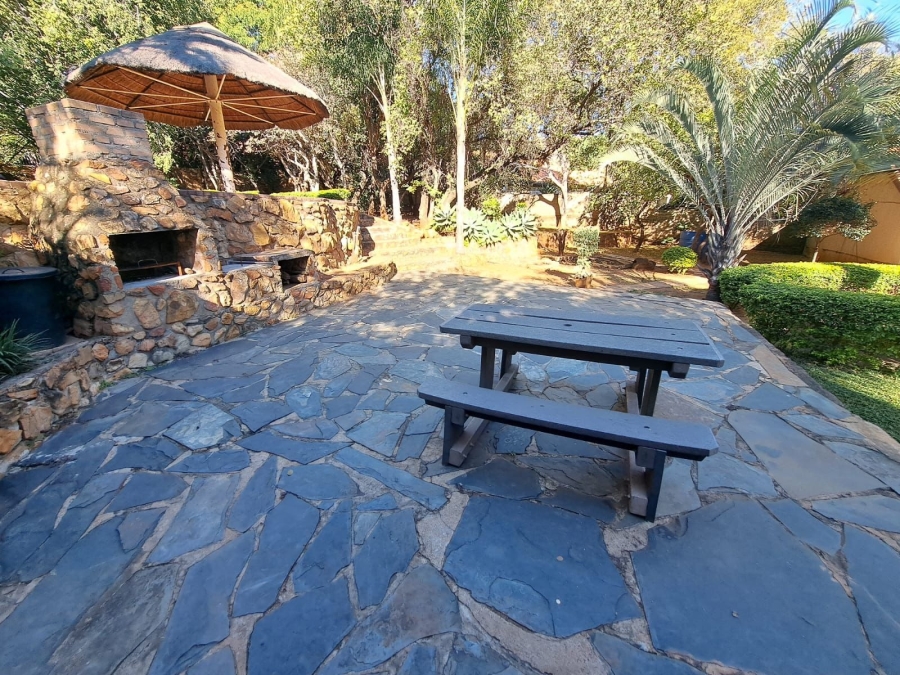 5 Bedroom Property for Sale in Protea Park North West